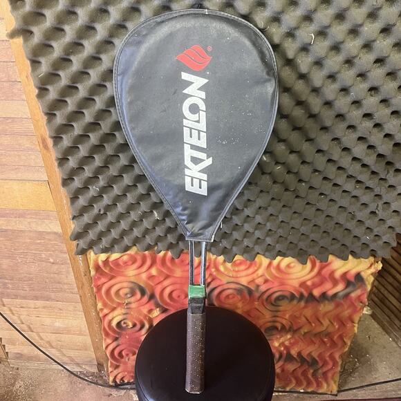 Ektelon Silver Pre-Strung Racquetball Racquet Size 14.5" with Bag - Picture 4 of 7